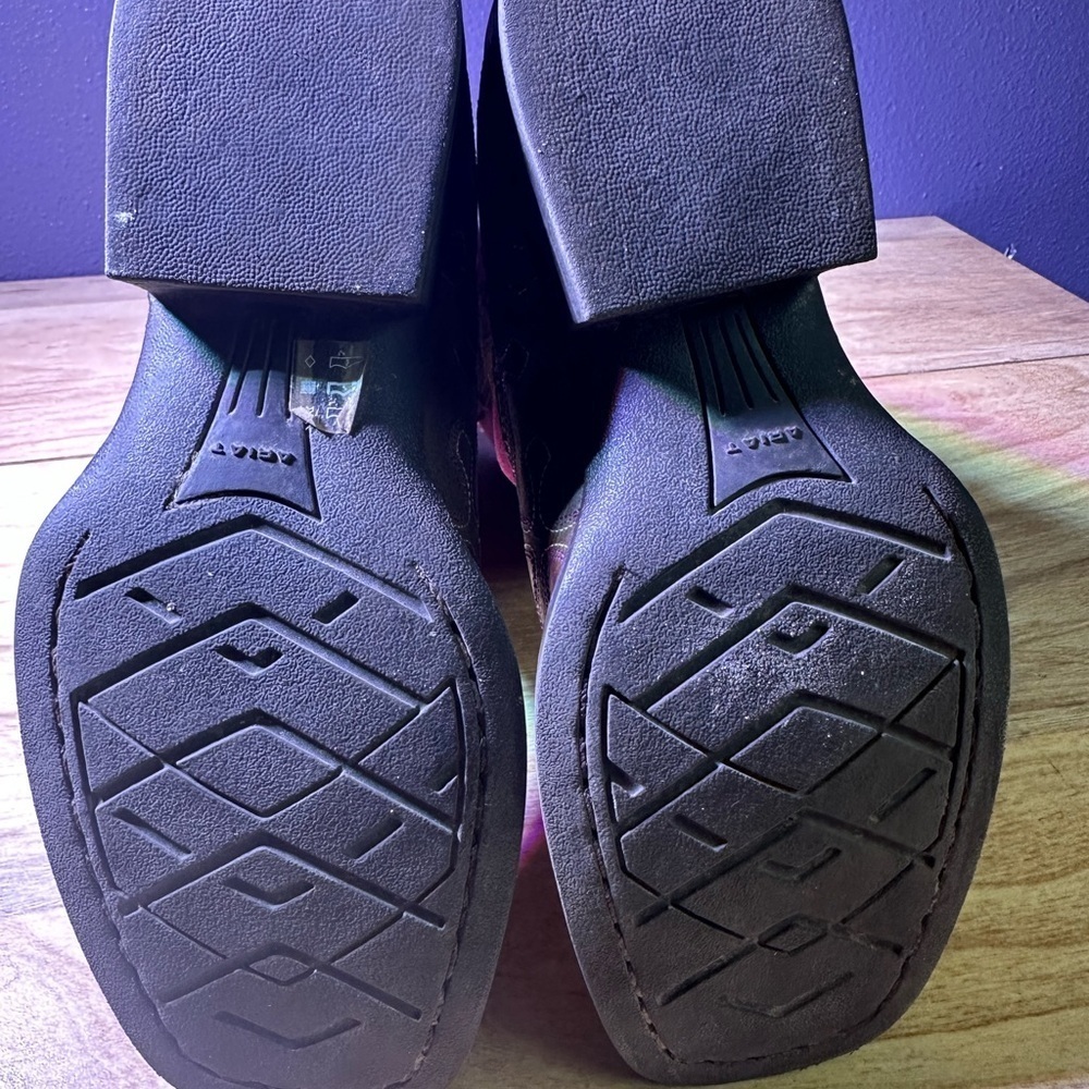 Ariat Fuchsia and Brown Western Boots - Picture 10 of 12